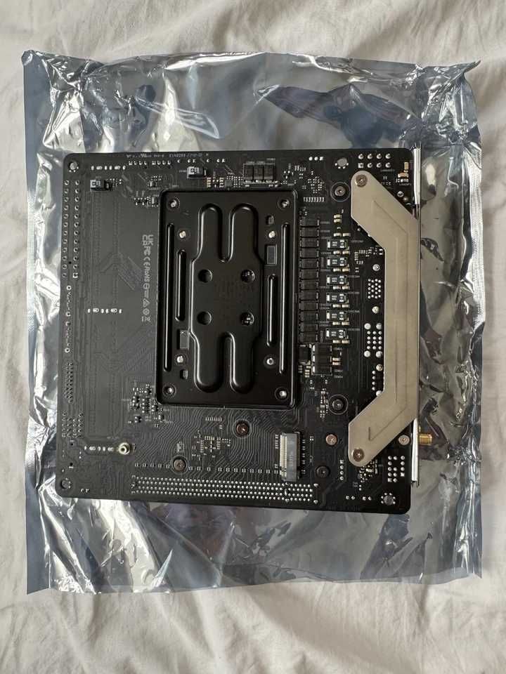 Дънна платка ASROCK A620I Lightning WiFi AM5 Mini-ITX