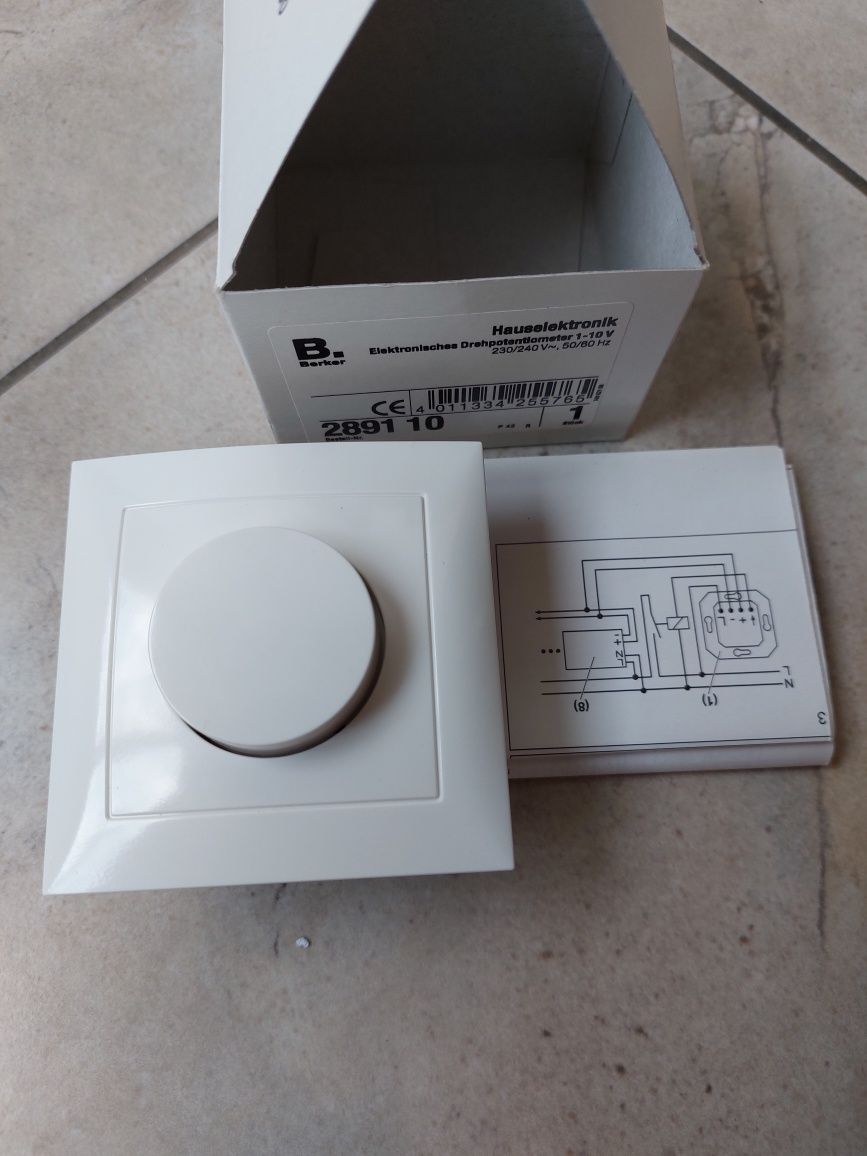 Dimmer 1-10V, 105w, marca Berker