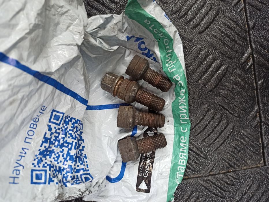 Ауди А3 8L (Audi)-Оригинални части ,секретни.болтове