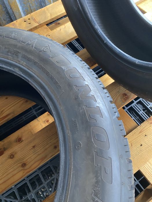 235/60/18 Дънлоп Зимни