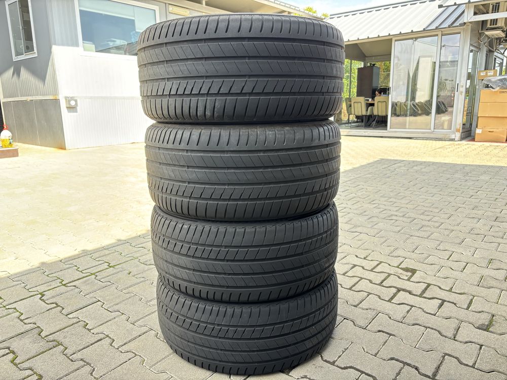 Перфектни Летни Гуми Bridgestone 275/45/20 със 305/40/20 RSC DOT3722