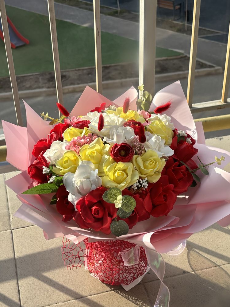 Букеты из мыльных роз