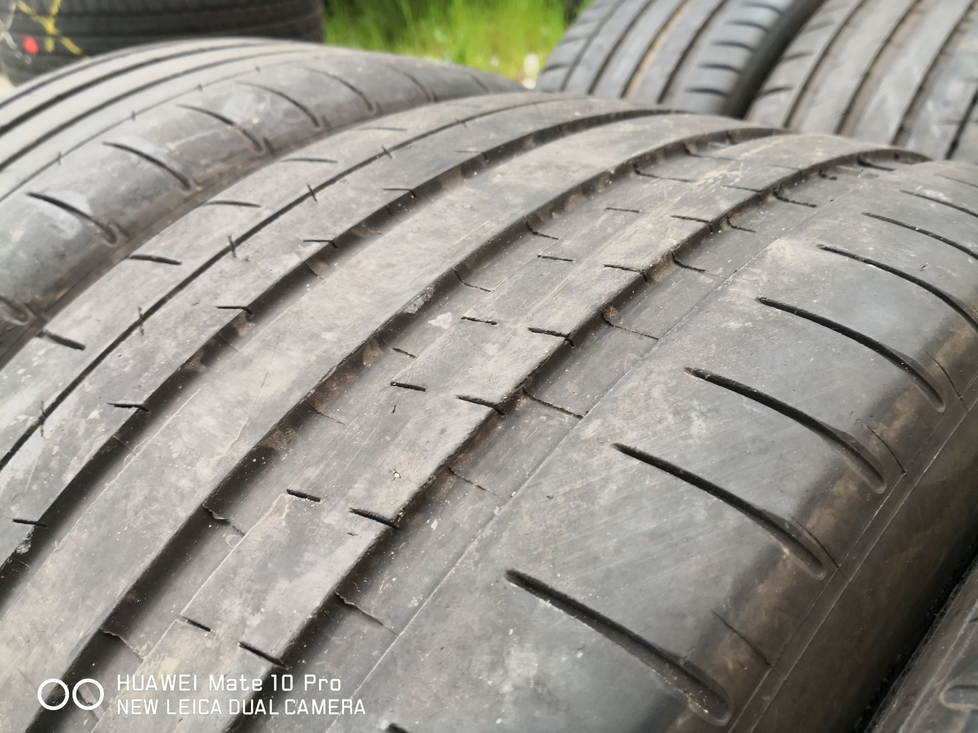 295 35 20 цола задни и 255 40 20 предни гуми спорт пакет Michelin