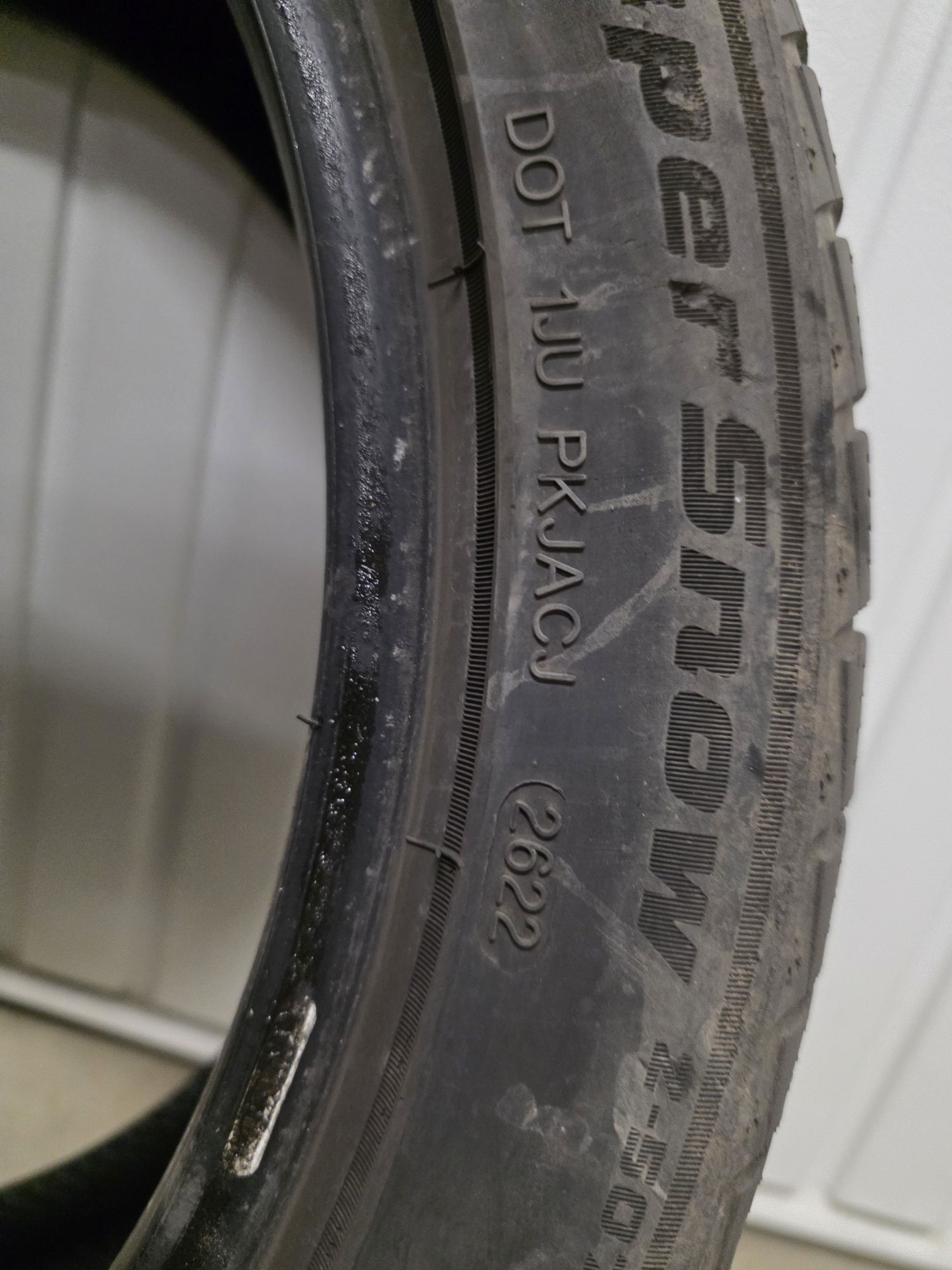 Зимни Спорт пакет 275/40 R19, 255/40 R19