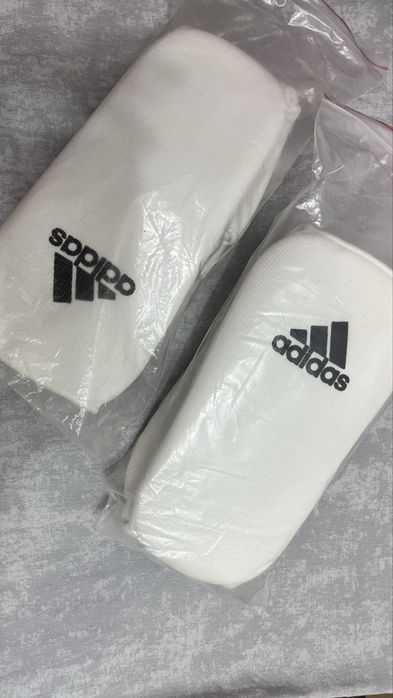 Щитки для ног спортивные