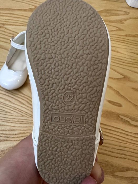 Продам туфельки детские