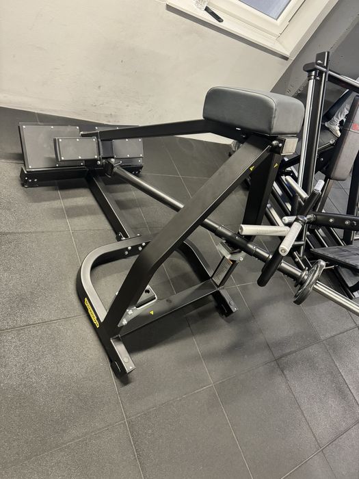 Technogym Pure Strength T Bar spate ramat nou