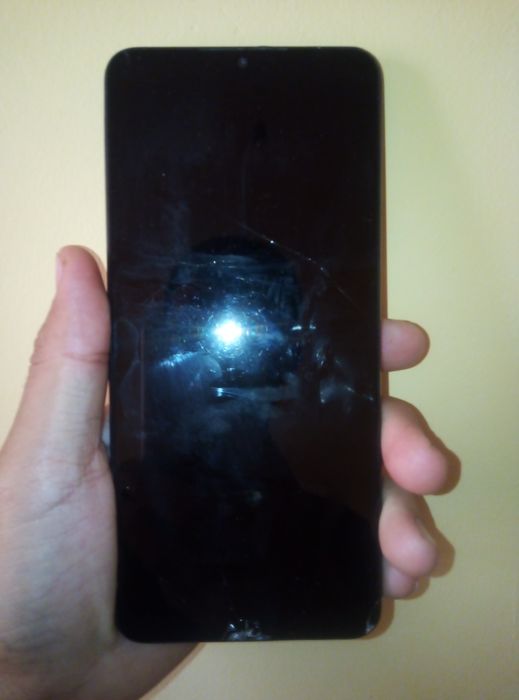 Samsung a12 32gb ishlashi ideal 60minglik rashoti bor