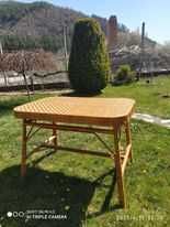 градински плетени столове и маса