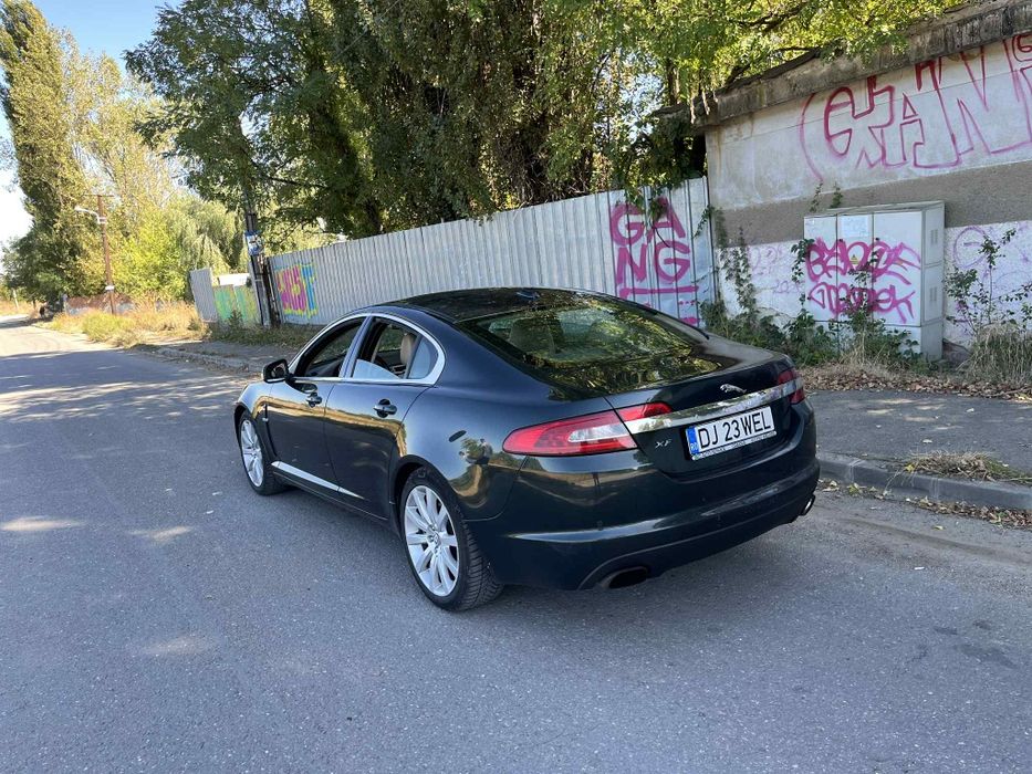 Vând schimb jaguar XF
