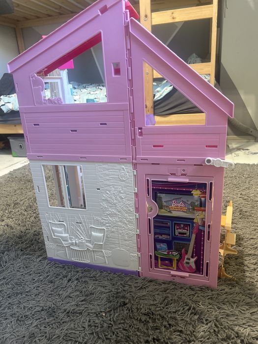 Барби / Barbie къща на 2 етажа, с аксесоари
