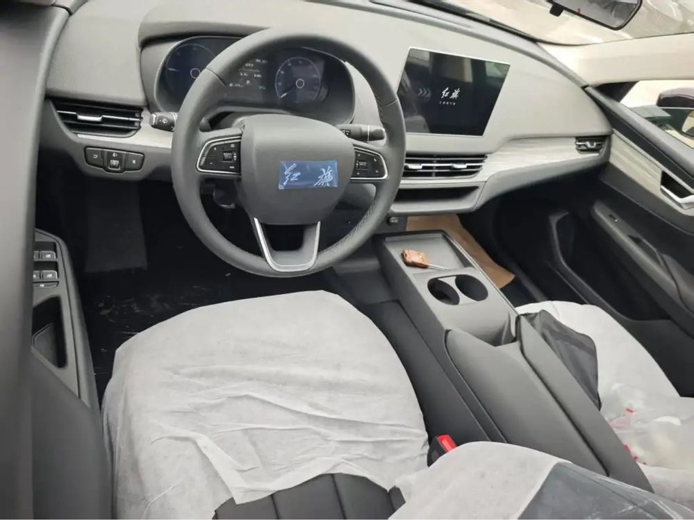 Hongqi eqm5 500km restyling podkazaz