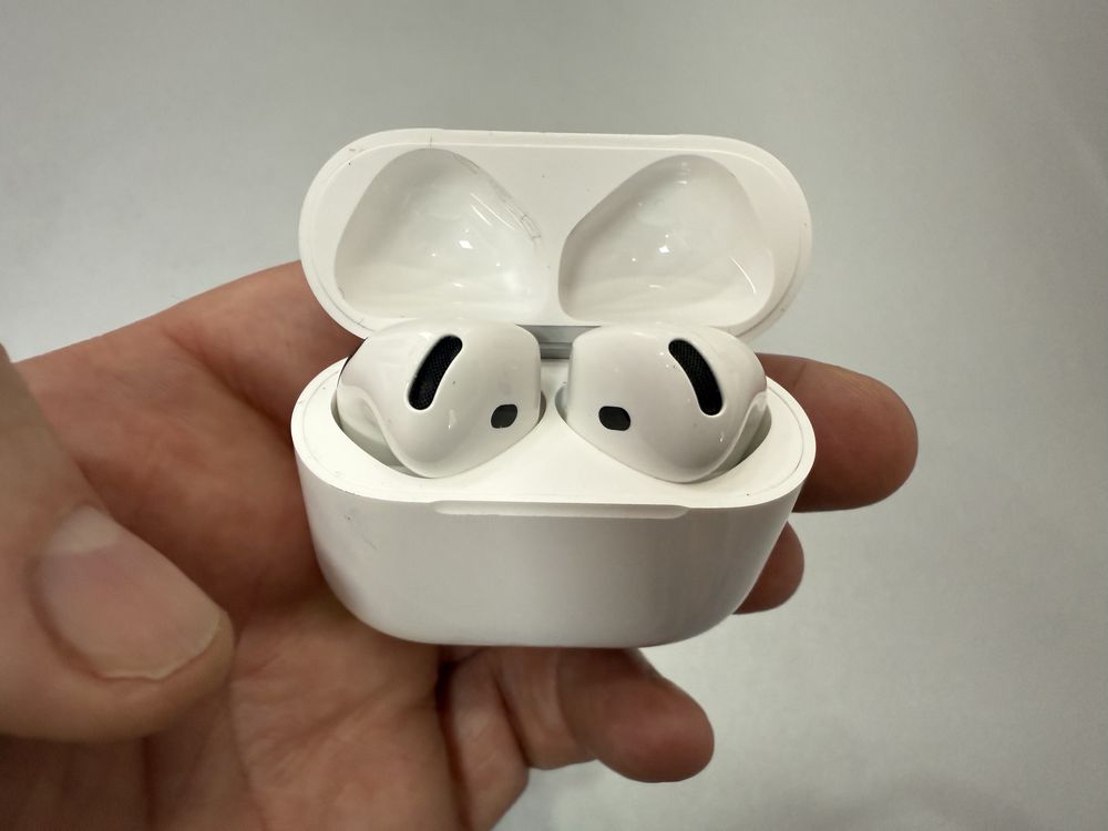 AirPods 4th Generation