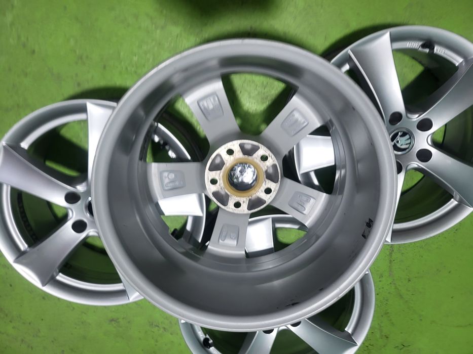 17 5x112 Skoda лети джанти 5х112 шкода