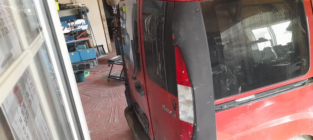 Far stânga și dreapta fiat doblo