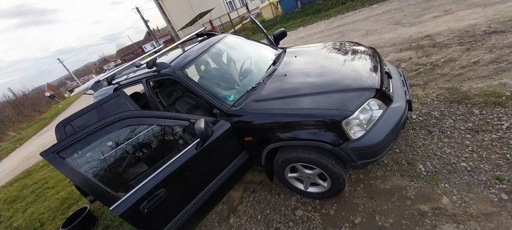 Vând  Honda Cr-v 2.0i-4x4 integralã Automtã sport