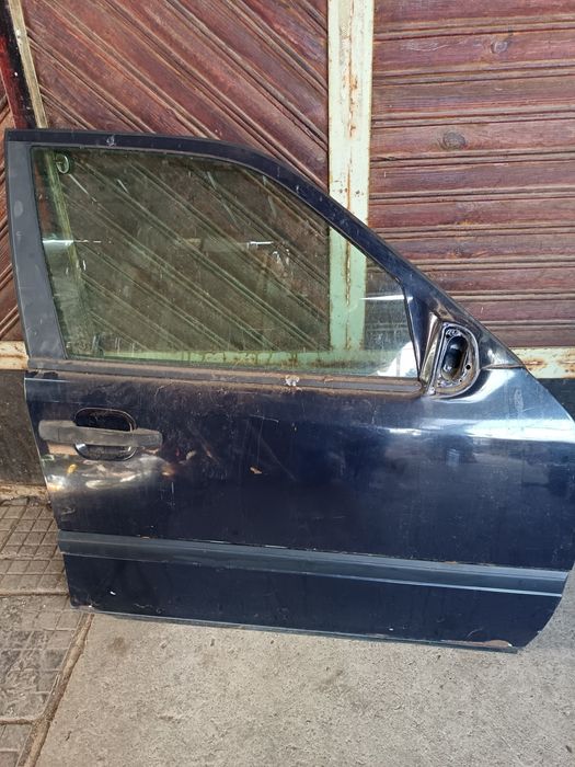 Врата на w202 мерцедес