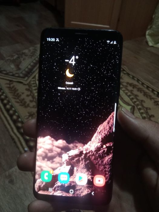 Продам флагман своего времени Самсунг с9