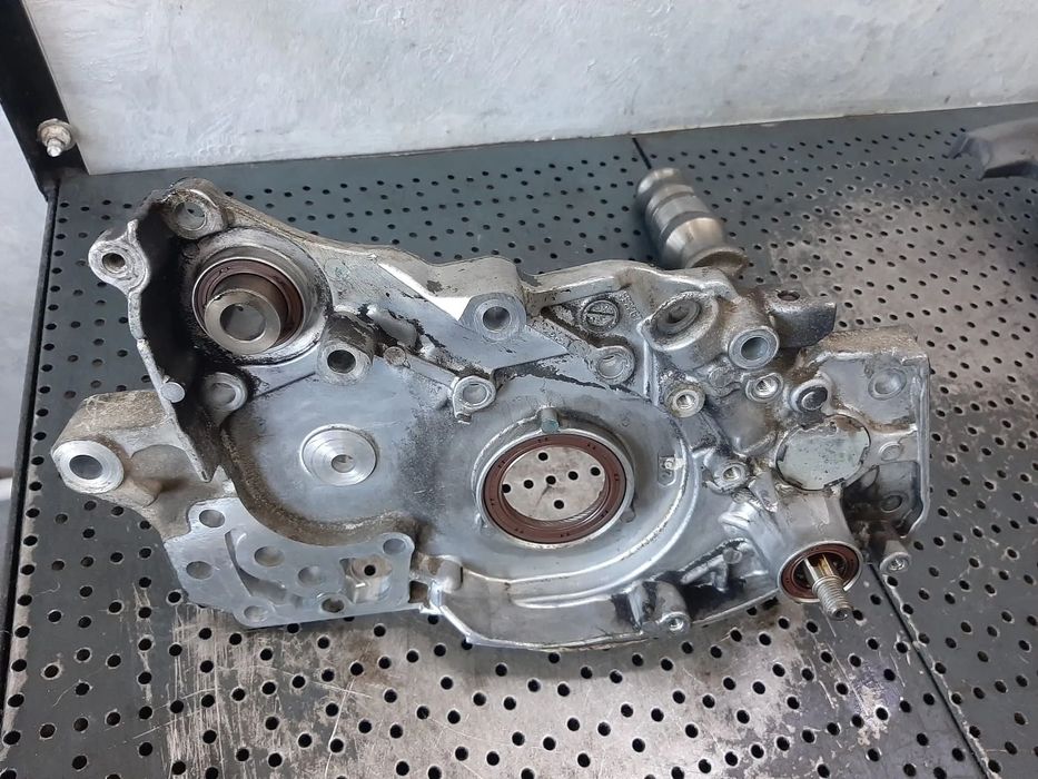 capac distributie cu pompa ulei  2.0 b 4g63 4x4 mitsubishi outlander 1   2001-2005