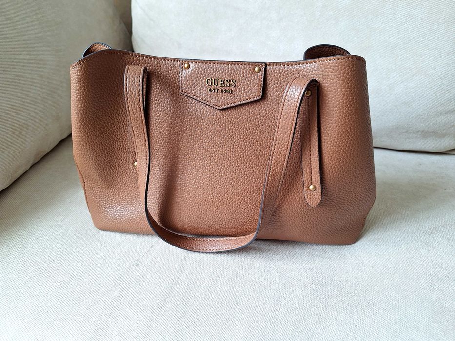 Дамска чанта Guess