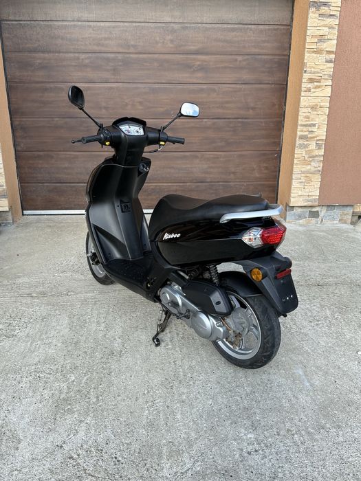 Scuter Peugeot kisbee 2013 , negru lucios (oglindă)