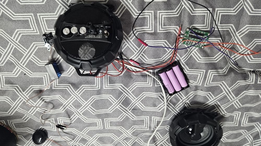 Vand Boxa portabila partial montata DIY!!