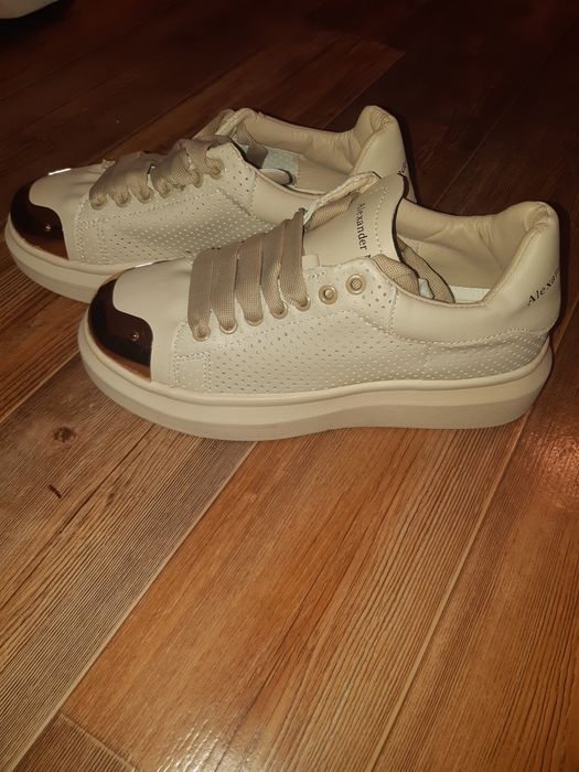 Продам новые кеды oт бренда Alexander McQween