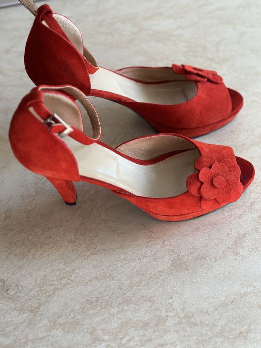 Sandale de piele rosii