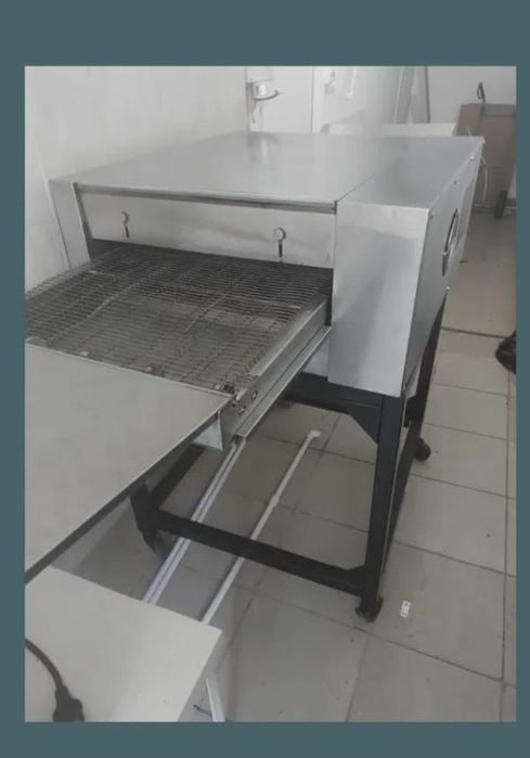 Vând utilaj covrigi/pizza