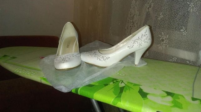 Свадебная обувь (туфли и ботиночки, размер 38)