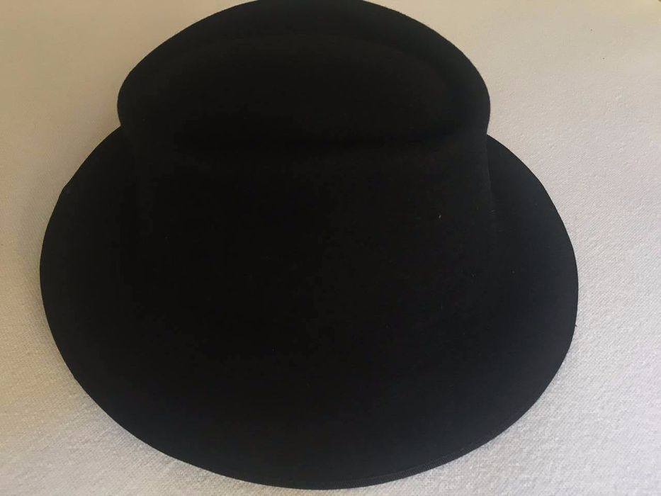 Дамска шапка от филц, черна, размер 57