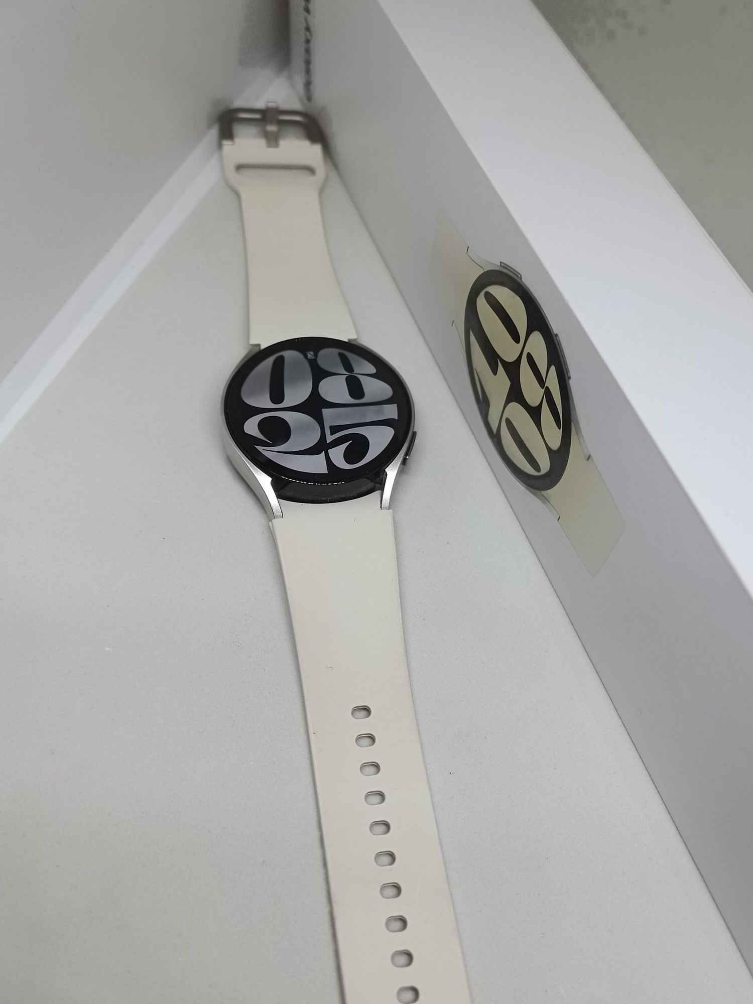 Смарт часовник SAMSUNG Watch 6 / 40mm