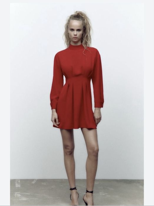 Zara червена рокля