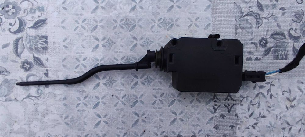 Motoras deschidere rezervor BMW Seria 3 E46, 8372240