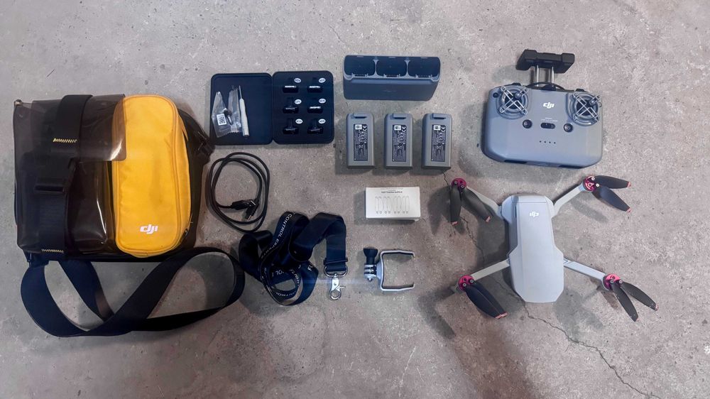 Dronă DJI Mini 2, Fly More Combo; 3 baterii; RC231; accesorii