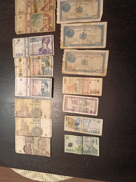 Vând monede vechi și bancnote