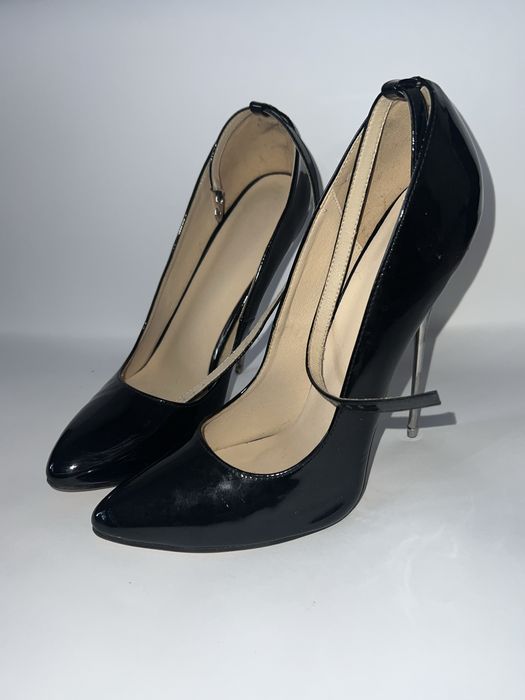 Не са налични Черни високи точкета