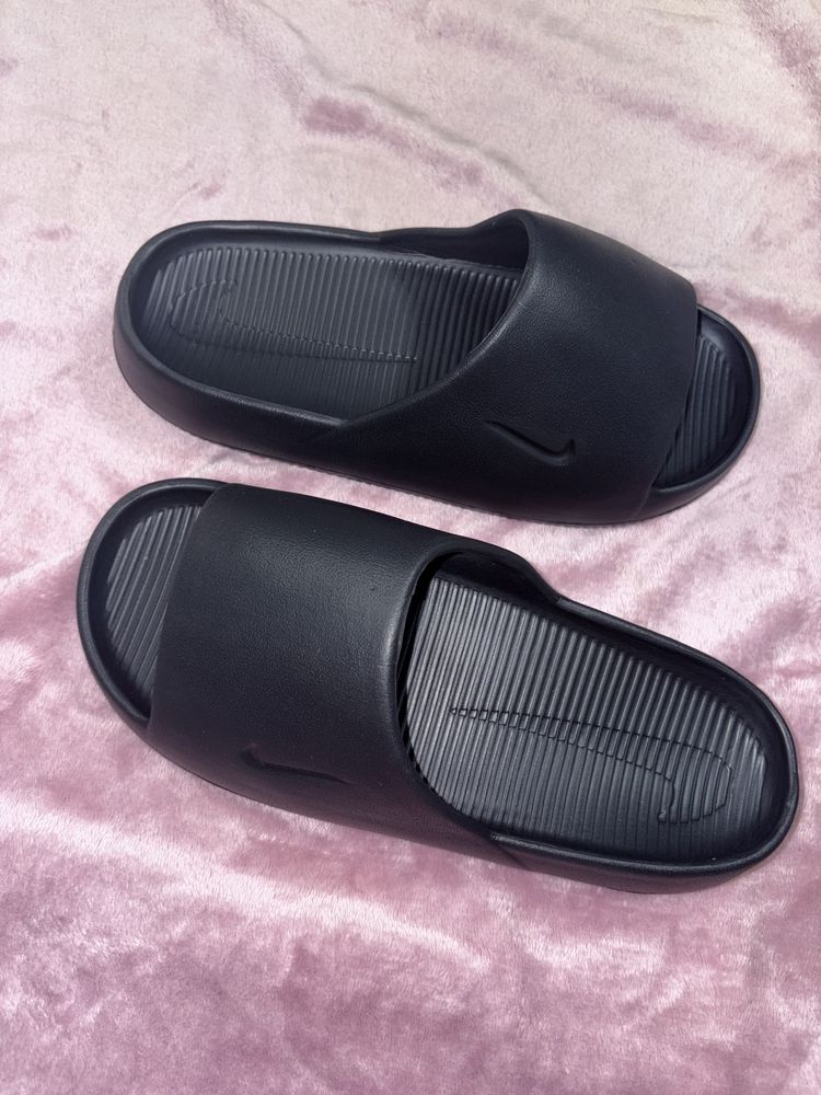 Papuci Nike Negru 42-43 eticheta Șlapi Calm Slide sandale sportswear