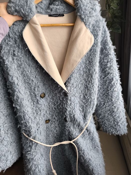 Пухкаво палто в син цвят