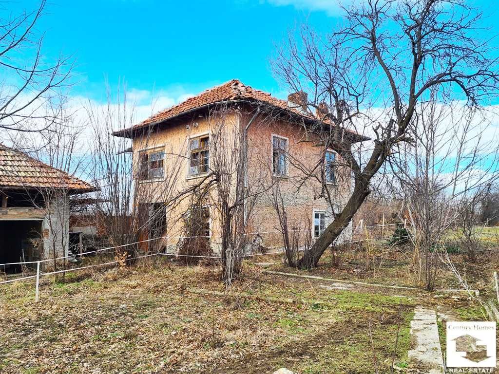 116166 Къща за ремонт с огромен двор, в Ново село, Велико Търново