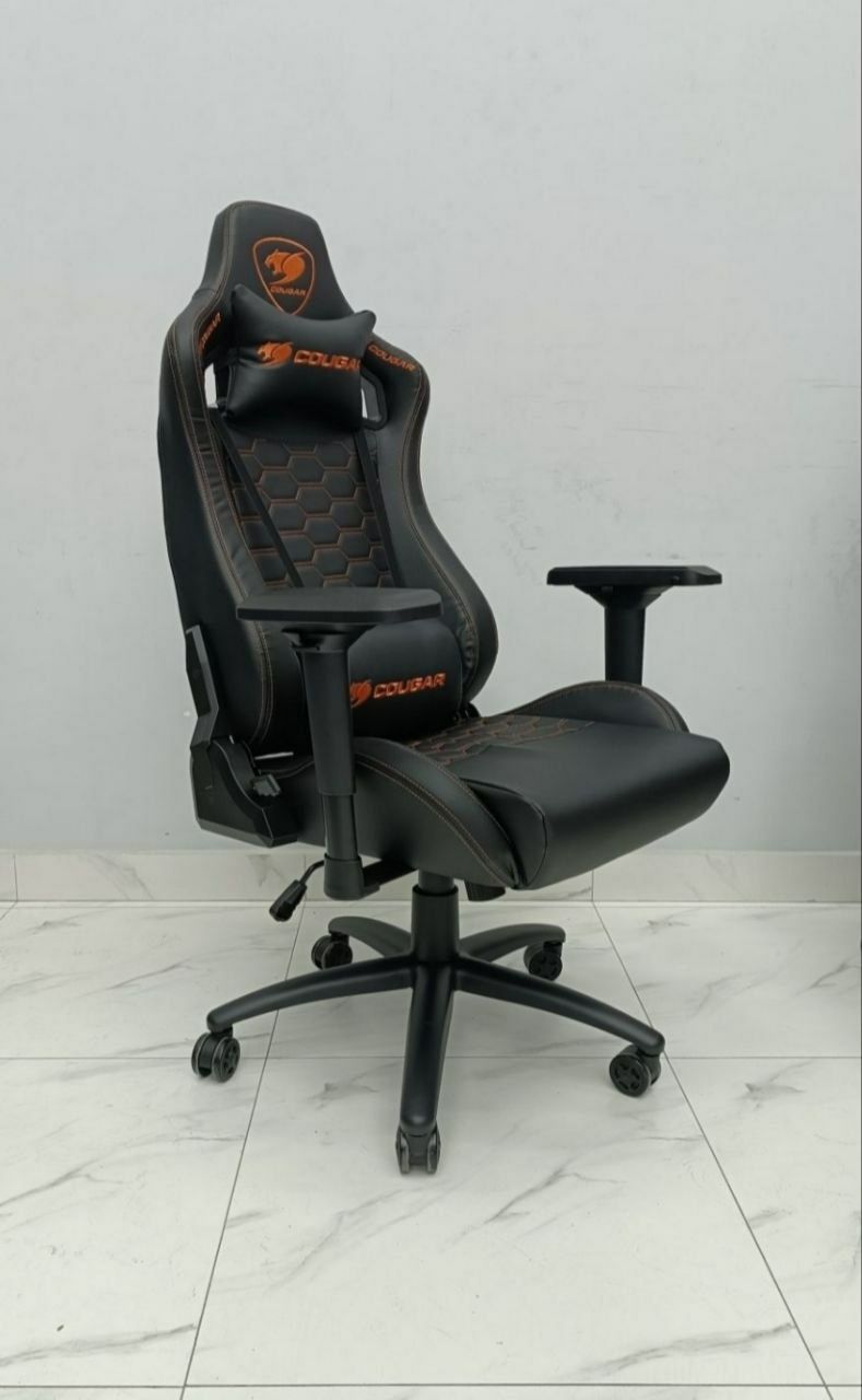 Компьютерное игровое геймерское кресло модель Cougar Outrider есть гар