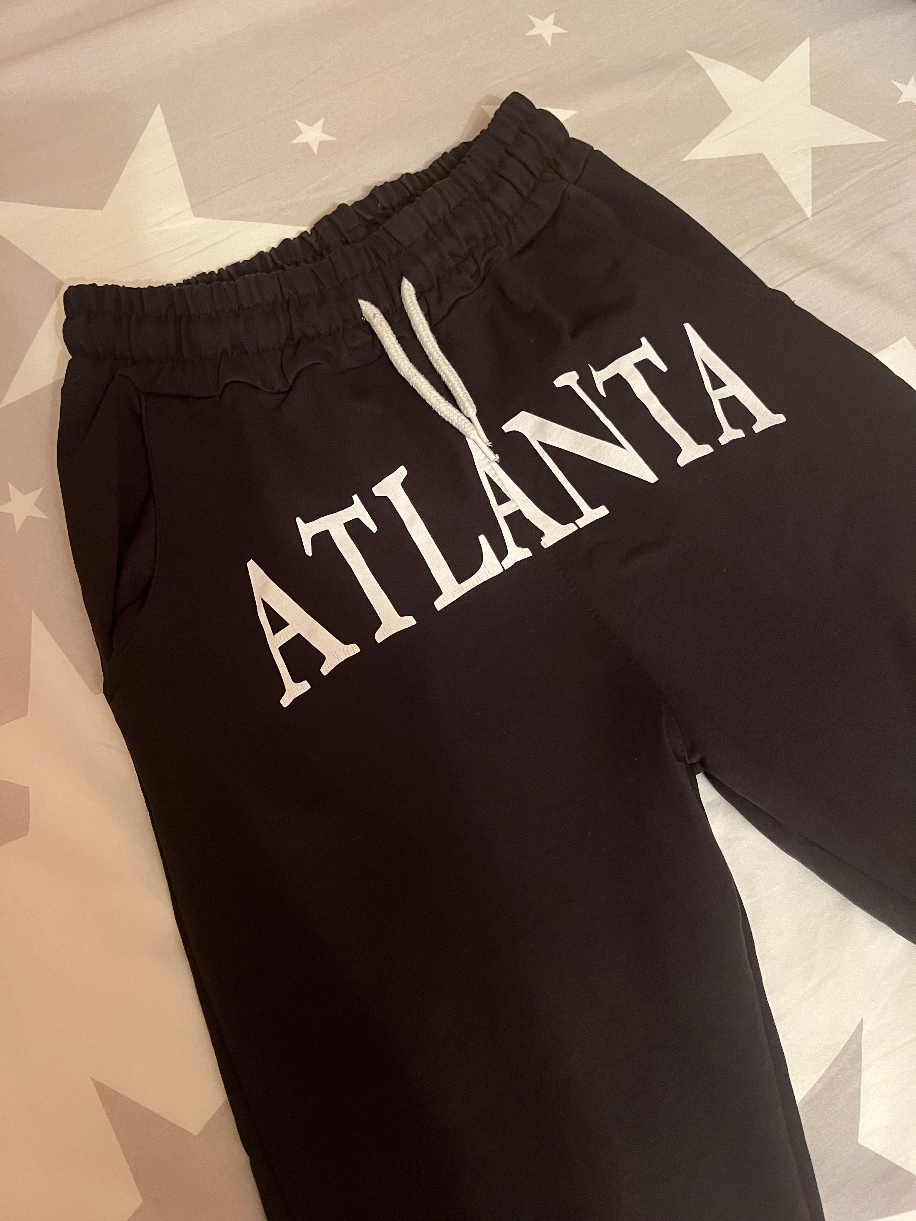 Черен панталон с надпис Atlanta