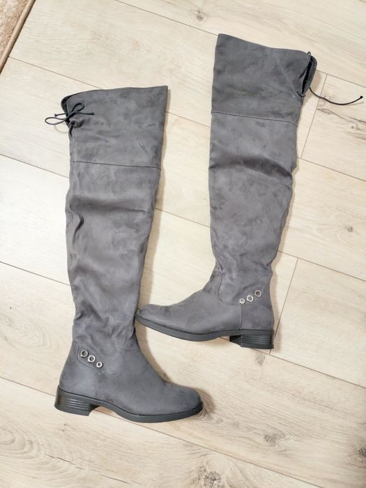 Cizme lungi mărimea 37.