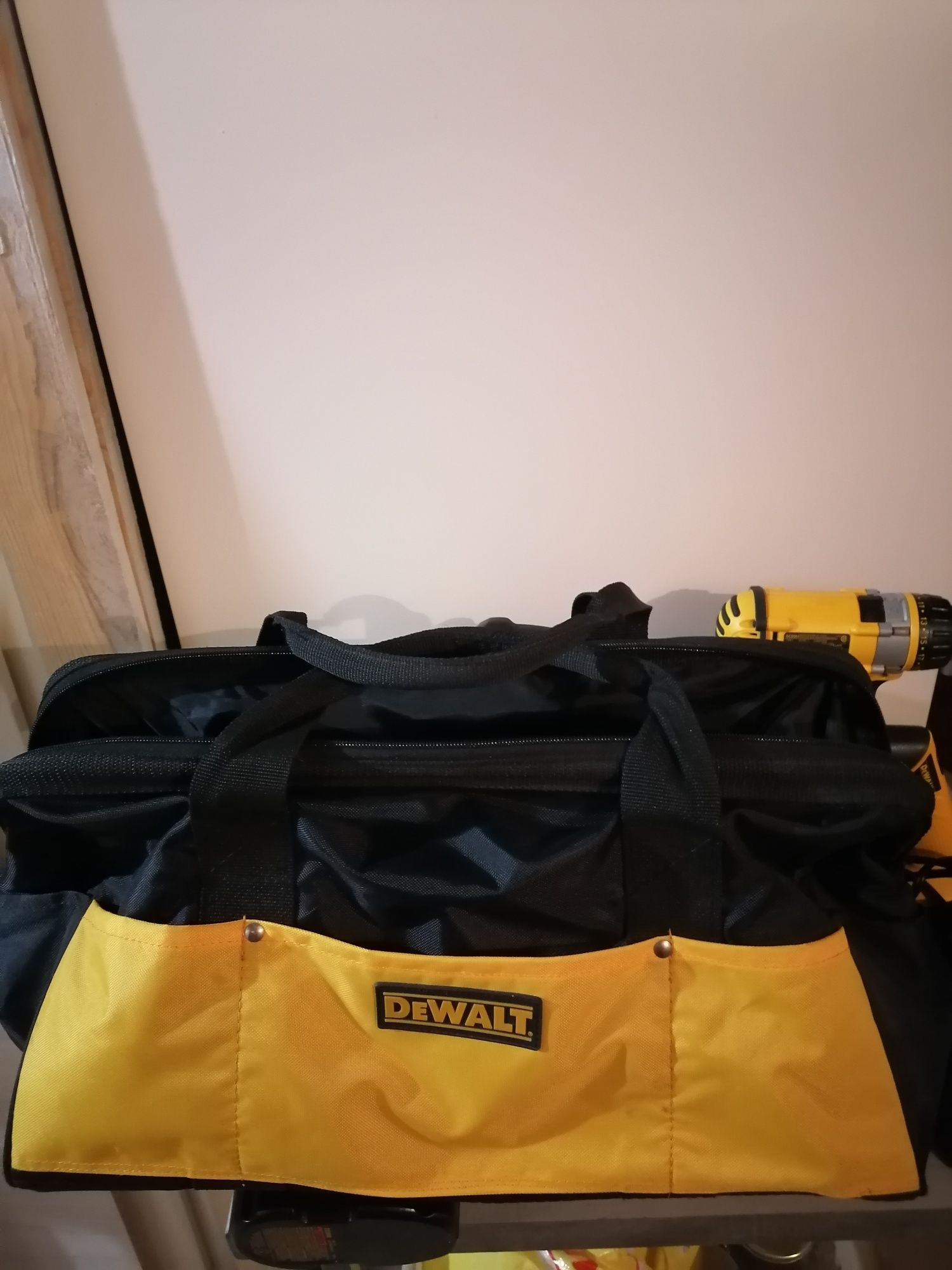 Машини Dewalt-2 броя