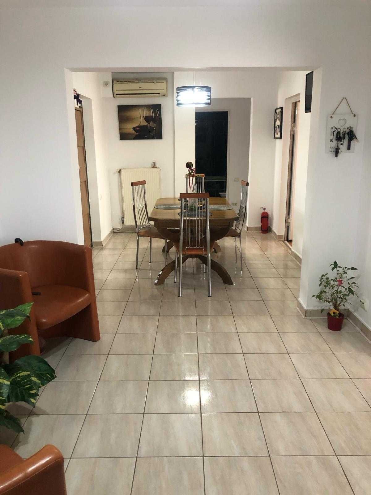 Vand sau schimb apartament