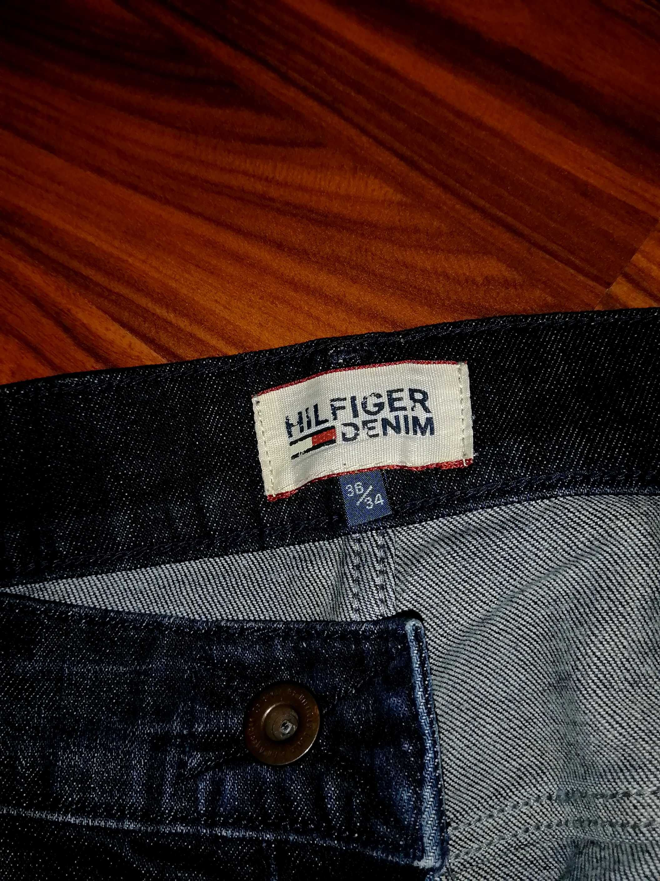 Blugi Tommy Hilfiger bărbați