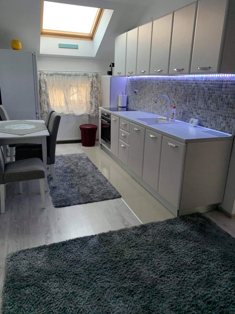 Apartament de vânzare în Floresti zona Florilor