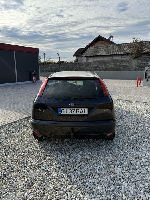 Vând Ford Focus 1.8