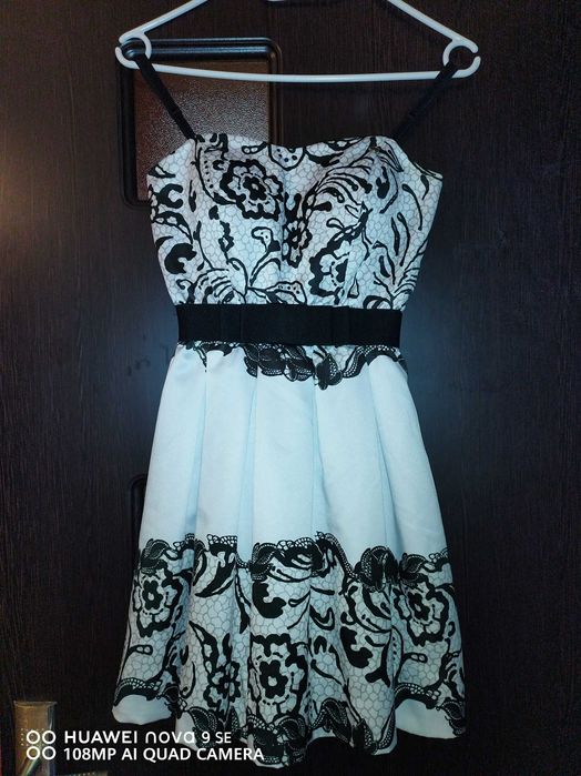 Vând rochie Rinascimento