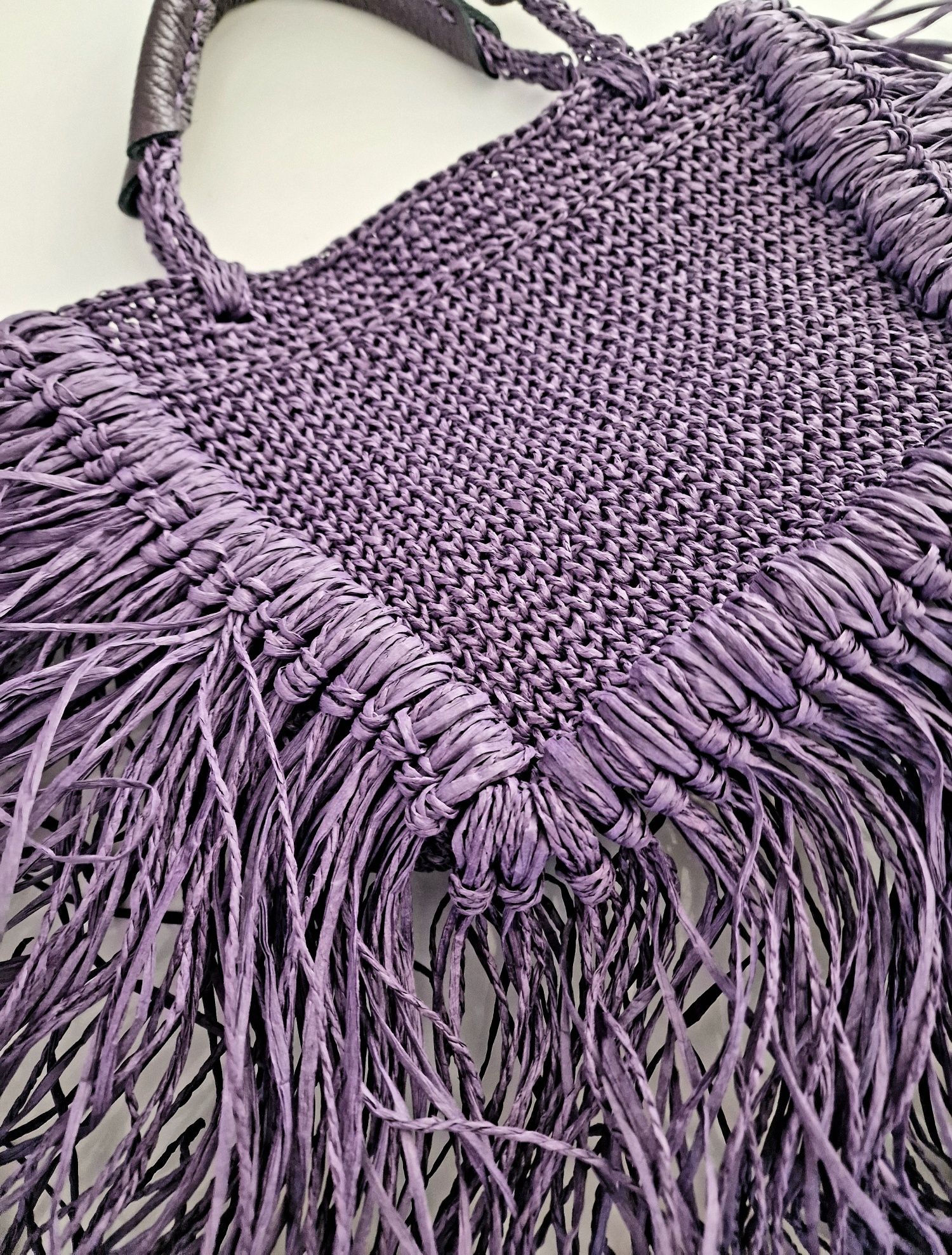 Ръчно плетена лилава чанта